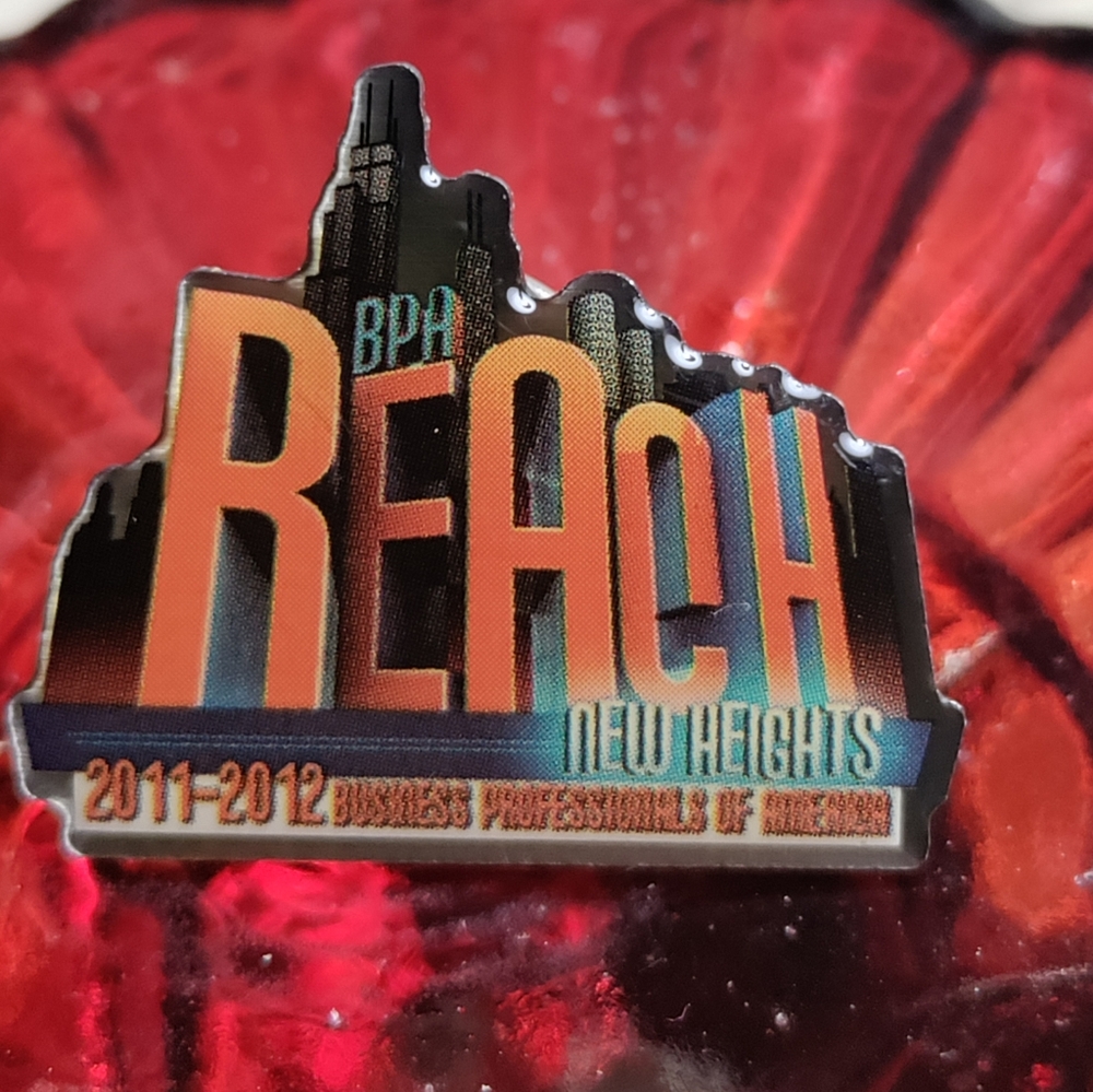 Vintage Reach 2011-2012 Lapel pin